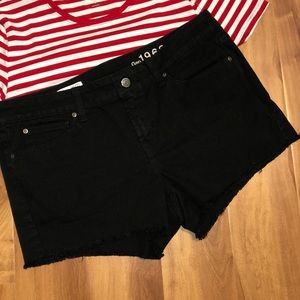 Gap Black cut off shorts